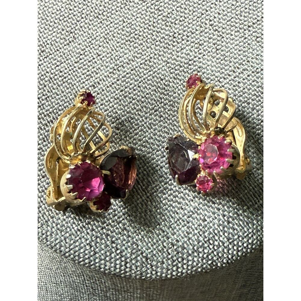 Hattie Carnegie Open Works Rhinestone Earrings Purple Fuchsia Gold Tone Cocktail